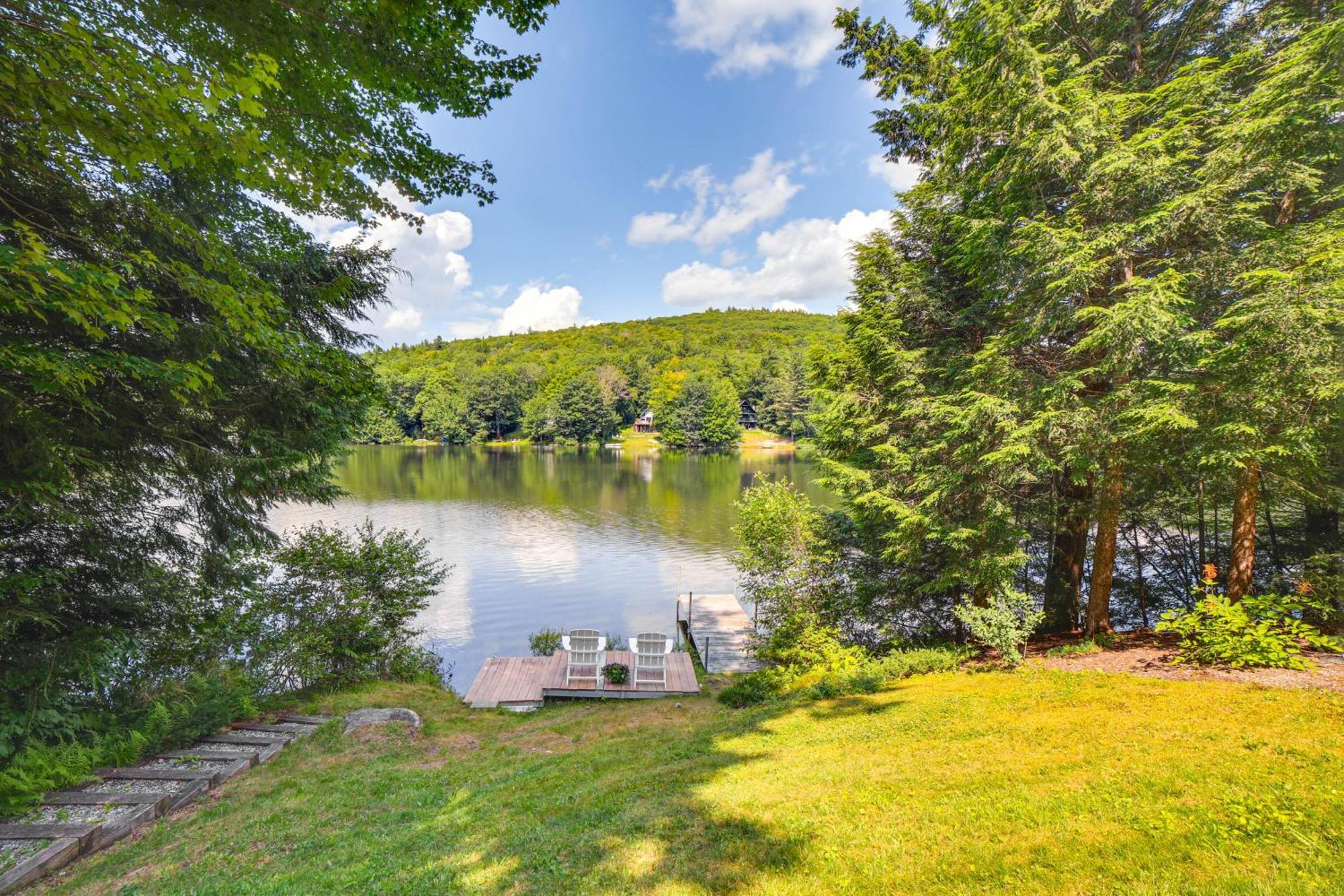 Breathtaking Newbury Cottage With Deck On Chalk Pond المظهر الخارجي الصورة