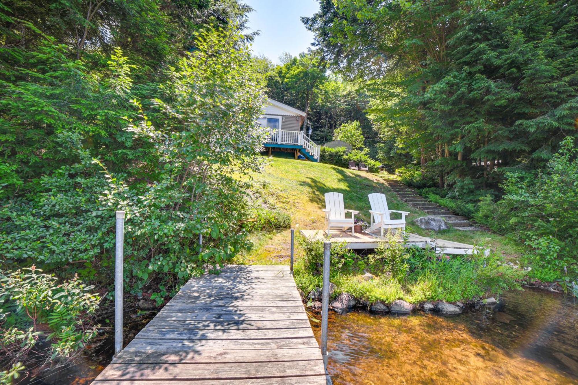 Breathtaking Newbury Cottage With Deck On Chalk Pond المظهر الخارجي الصورة