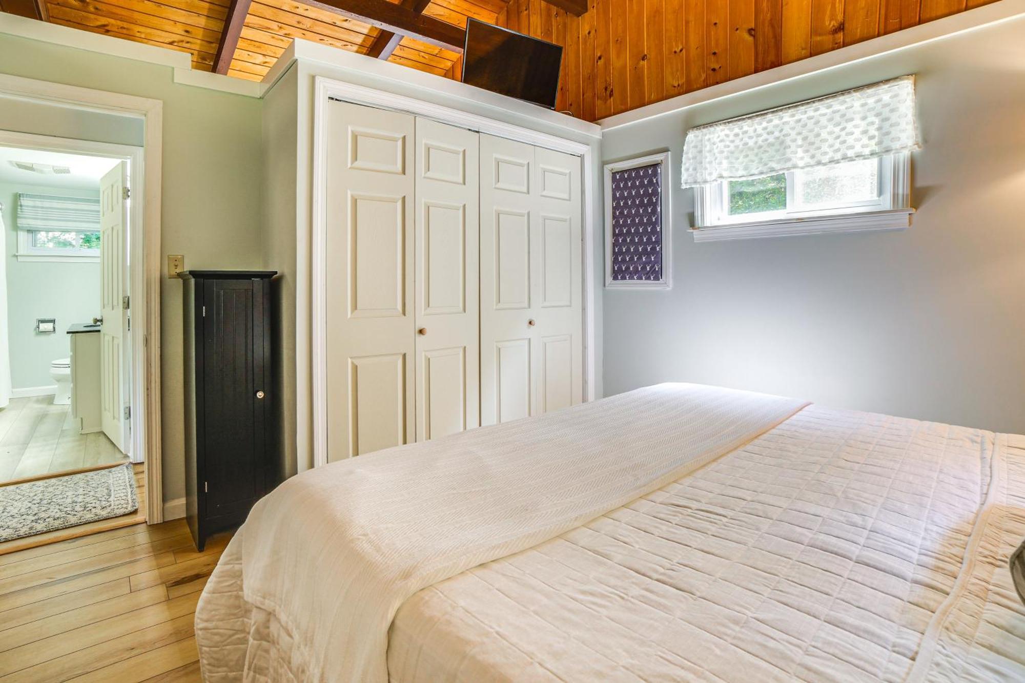 Breathtaking Newbury Cottage With Deck On Chalk Pond المظهر الخارجي الصورة