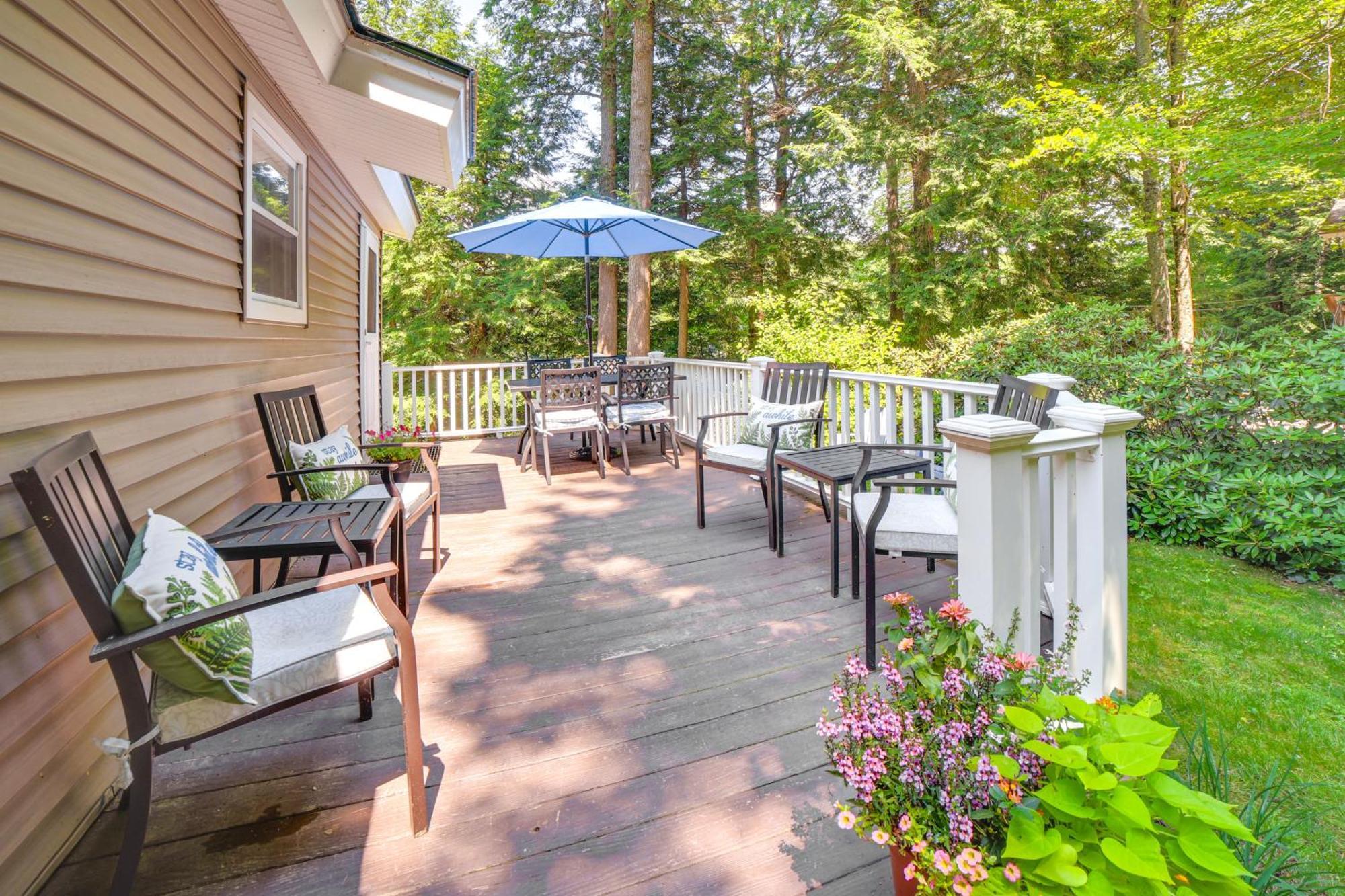 Breathtaking Newbury Cottage With Deck On Chalk Pond المظهر الخارجي الصورة